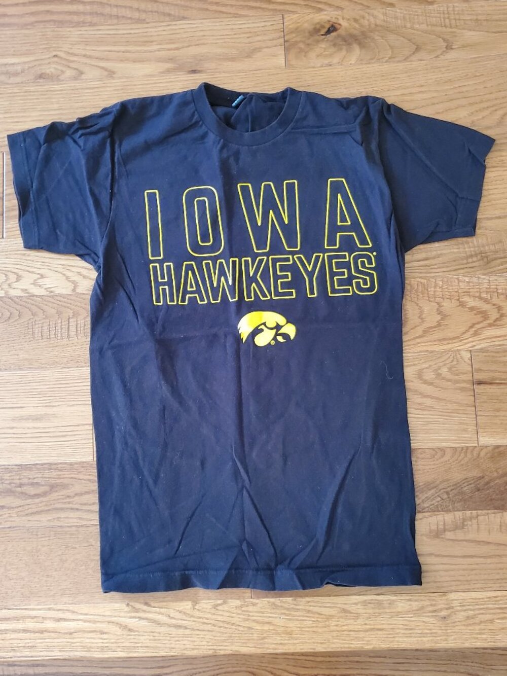 2 for $15 | Black Short Sleeve Iowa Hawkeyes Size M Shirt